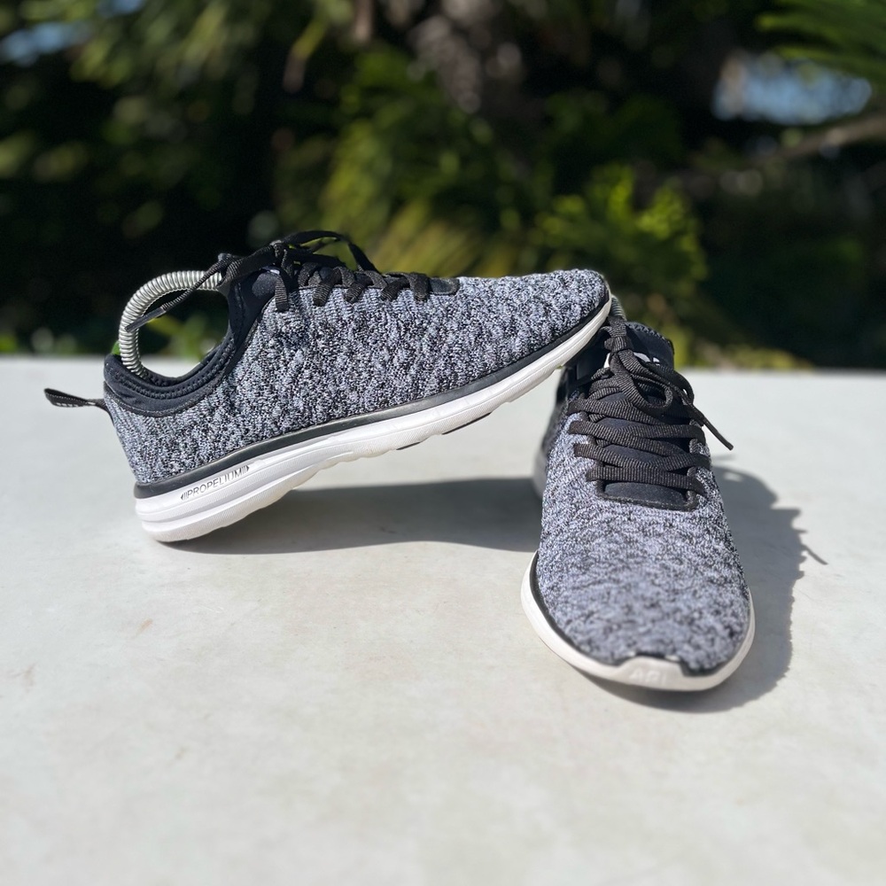 APL Techloom Phantom Shoes Womens Size: 8